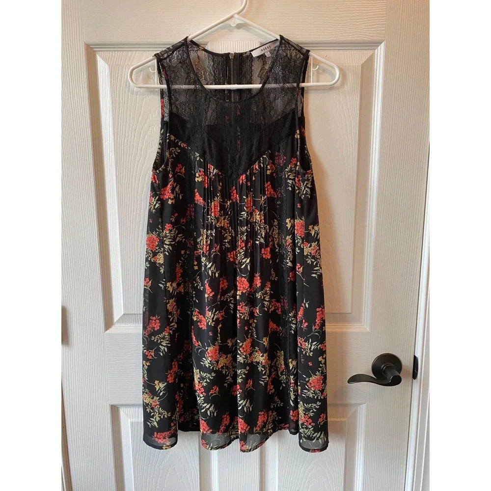 Sleeveless Dress‎